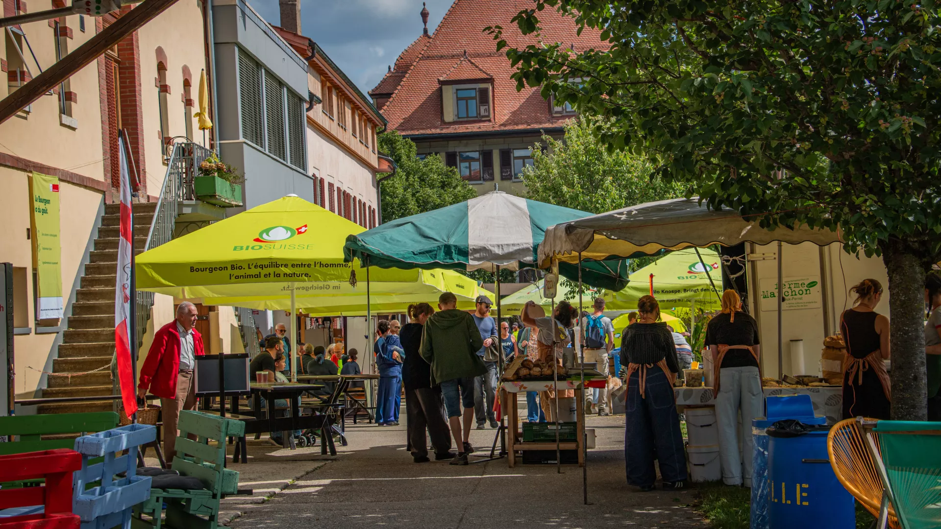 Photo de foule pendant Fête la terre 2025
