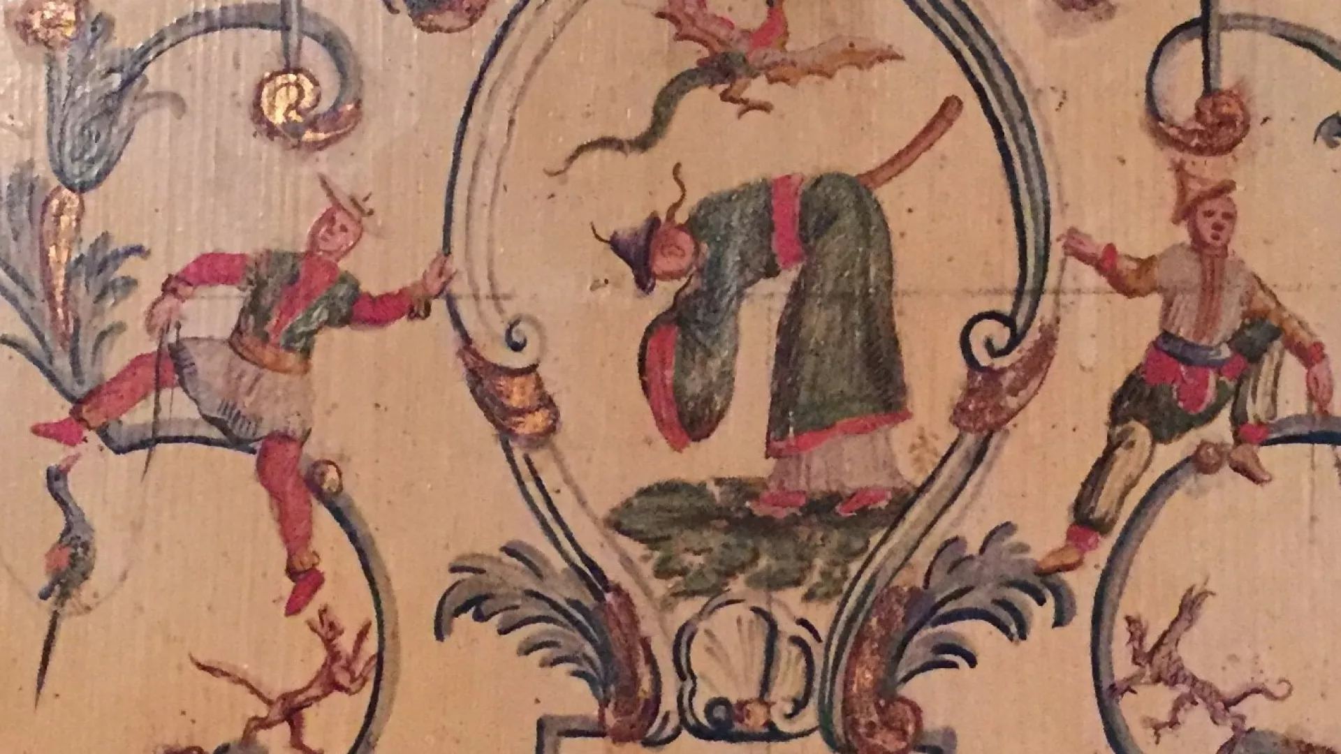 Détail d'un décor à motifs de chinoiserie: avec un homme saluant autre personnage 