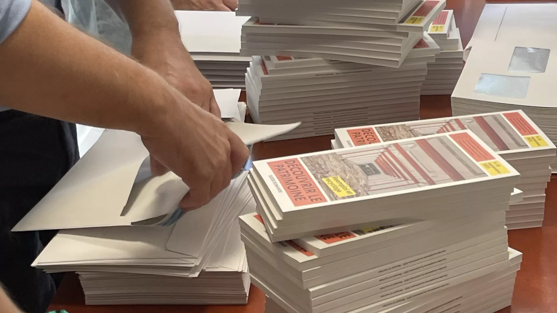 Mise sous pli des brochures JEP