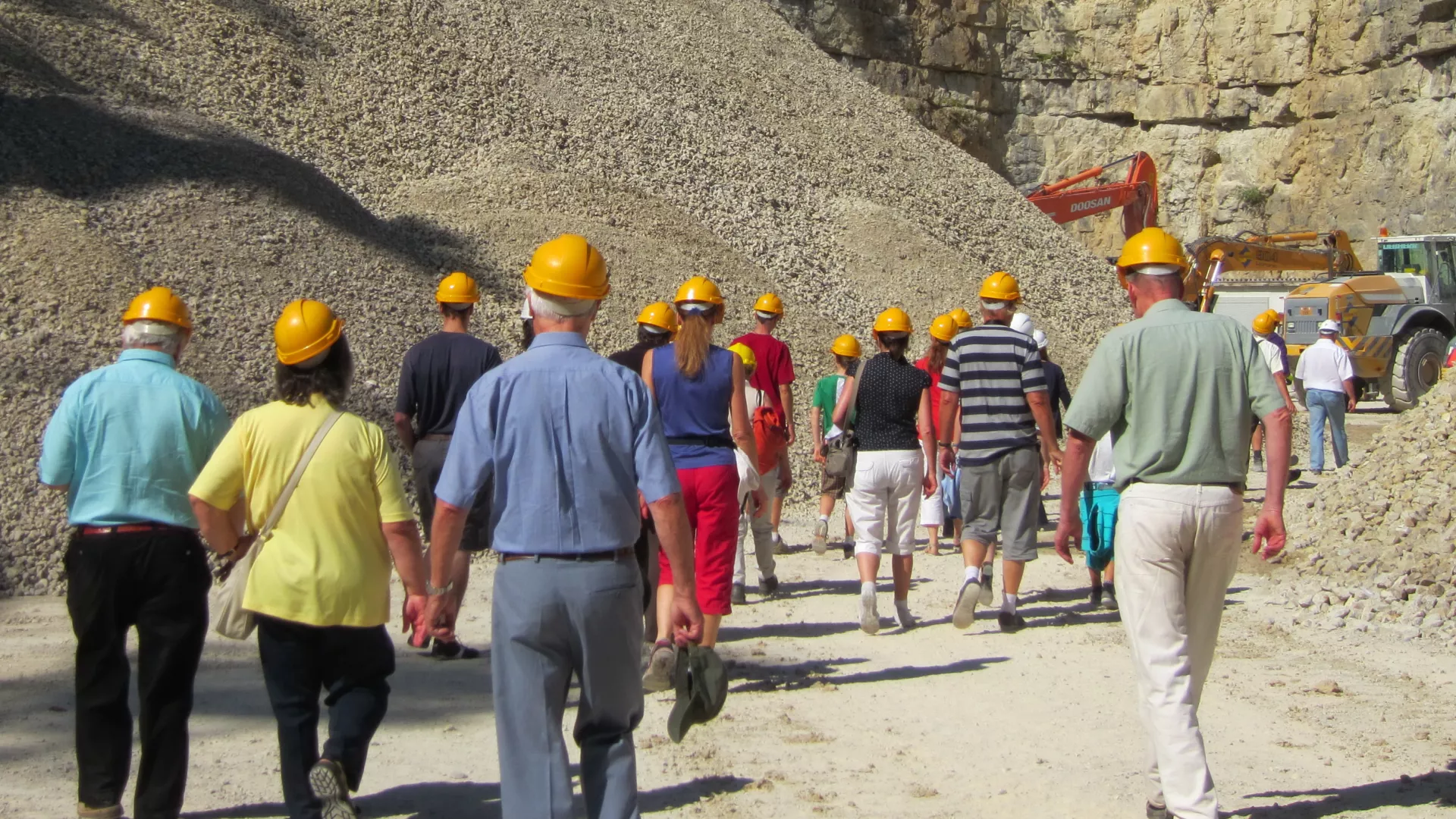 Le public des JEP visitant une carrière
