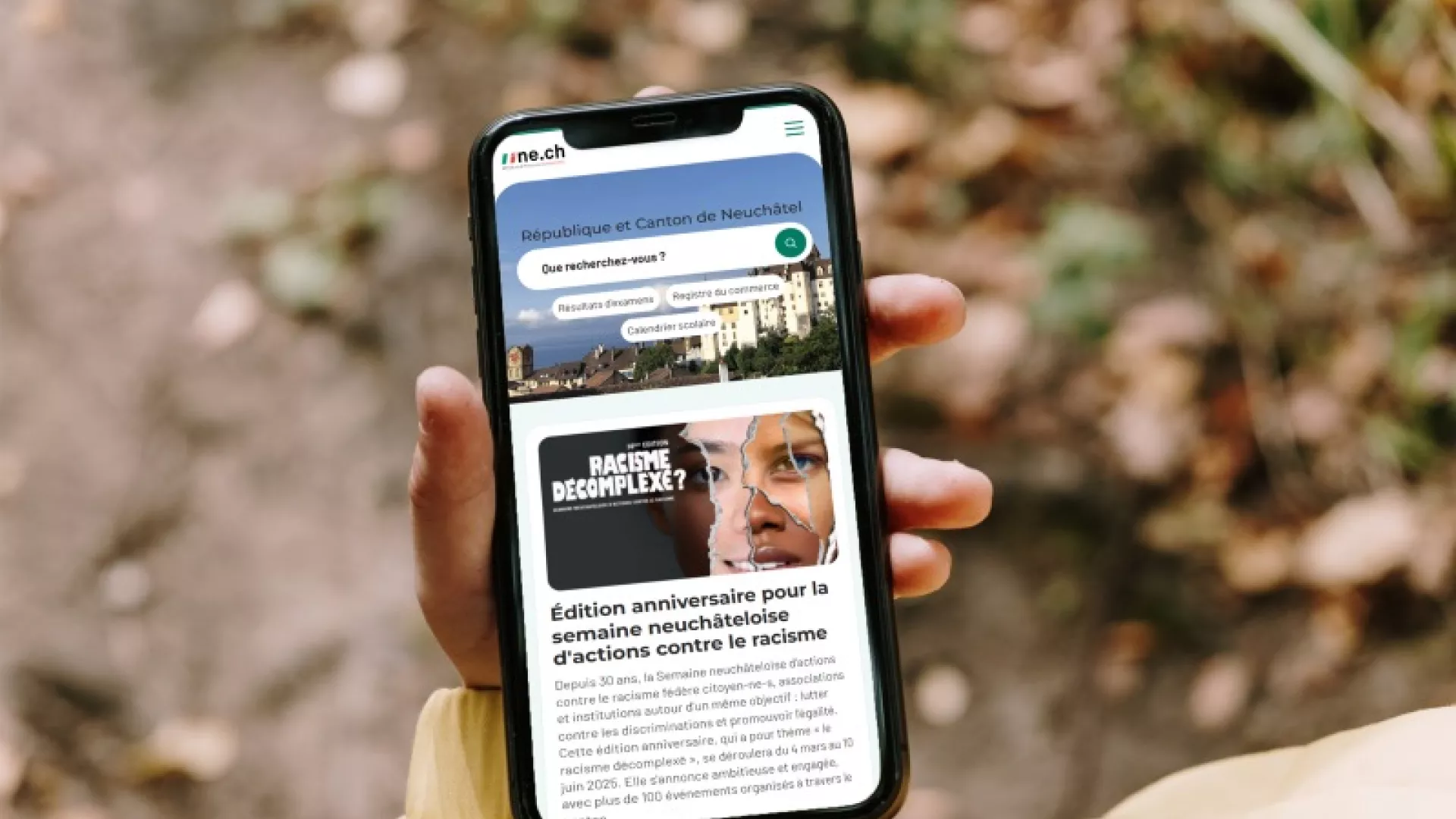 le nouveau site du canton sur un écran de téléphone mobile